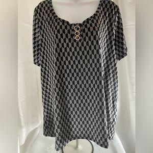 80 park round neck line geometric, design, black, white, short sleeve